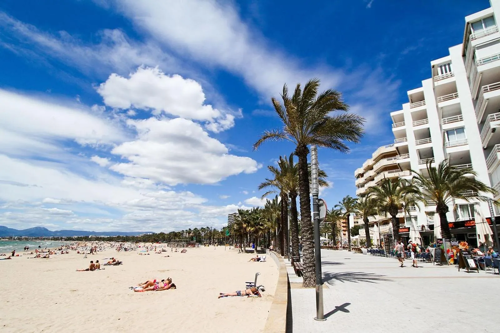 Rubens Planet Apartment Salou